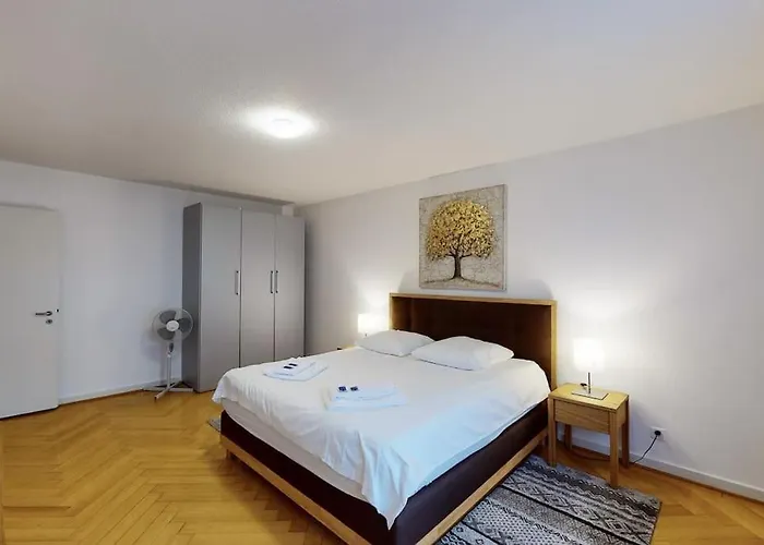 Bright 1 Bedroom Flat In The City Centre