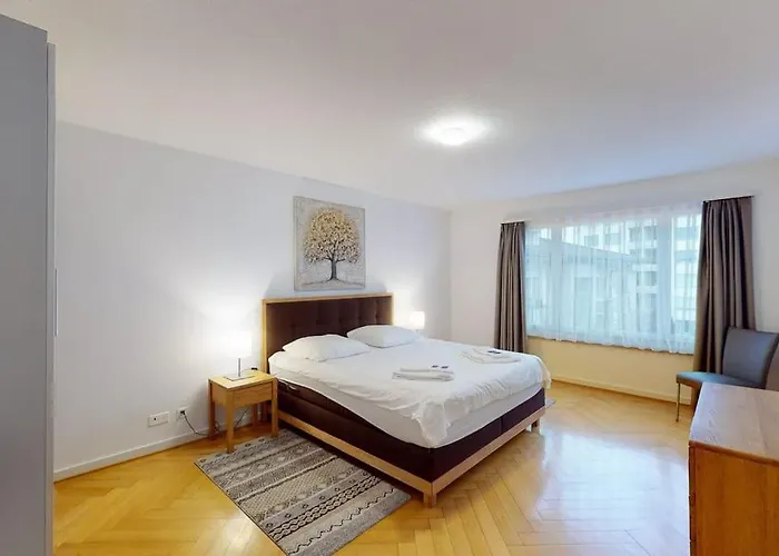 Bright 1 Bedroom Flat In The City Centre