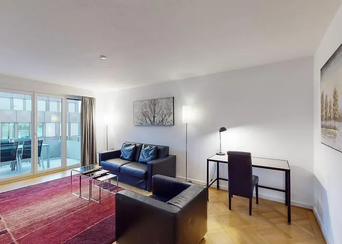 Bright 1 Bedroom Flat In The City Centre